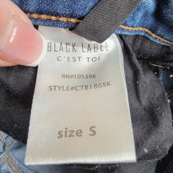 Black Label C'est toi stretch denim distressed mini skirt. Size small. - Picture 5 of 16